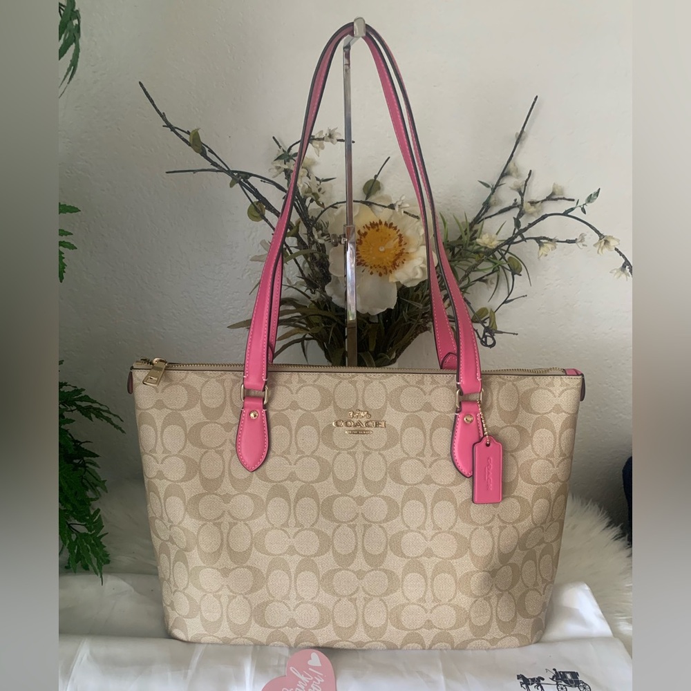 Coach Cream/Pink Signature Gallery Tote Bag
